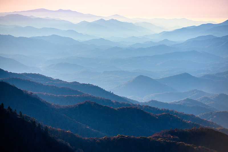 A view of the mountains in North Carolina, the state where our anxiety treatment center is located.